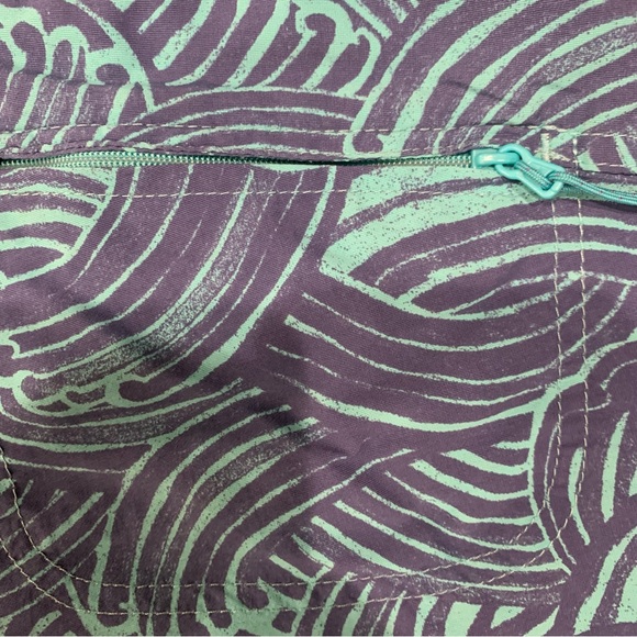 Patagonia Women’s Wavefarer Board Shorts. Size 2.  Great condition! - Picture 8 of 12